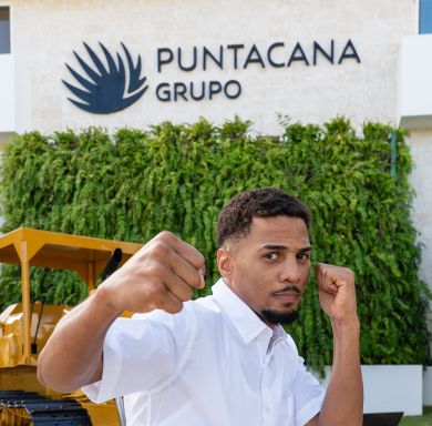 28 January 2026
Grupo Puntacana continúa apostando por el turismo deportivo al acompañar el proceso olímpico del boxeador dominicano Junior Alcántara