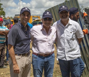 Fundación Grupo Puntacana dona alimentos y materiales de construcción en La Altagracia tras el paso de Fiona