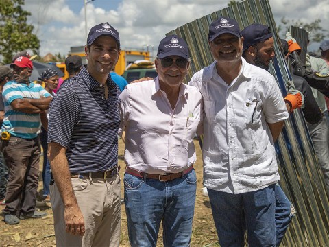Fundación Grupo Puntacana dona alimentos y materiales de construcción en La Altagracia tras el paso de Fiona