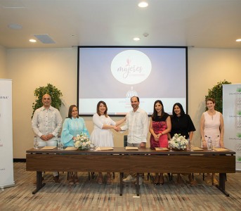 Grupo Puntacana firma acuerdo con el programa del Gobierno dominicano, Supérate, para impulsar los emprendimientos de sus colaboradoras
