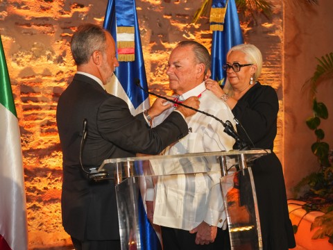 Frank Rainieri recibió de la Orden de la Estrella de Italia la distinción honorifica de “Comendador” 