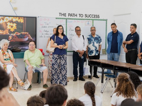 Fundaci&oacute;n Grupo Puntacana acerca la poes&iacute;a internacional a estudiantes de Punta Cana &ndash; Ver&oacute;n