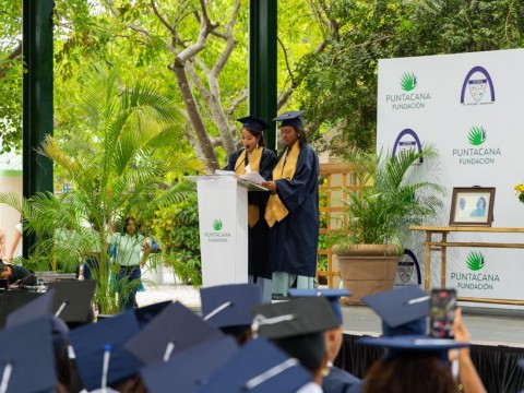 Polit&eacute;cnico Ann & Ted Kheel grad&uacute;a 68 nuevos bachilleres t&eacute;cnicos